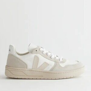 Veja V12 Sneakers, Women's size 7 (EU 38), never worn